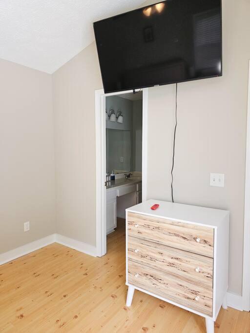 Close To The Beach And Attractions! Perfect For Families Or Traveling Nurses! Wilmington Exterior photo